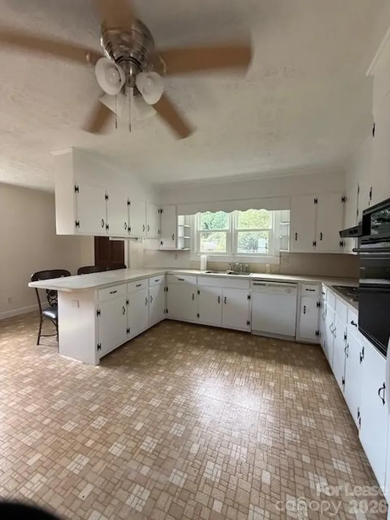 118 Olive Avenue Lenoir NC 28645