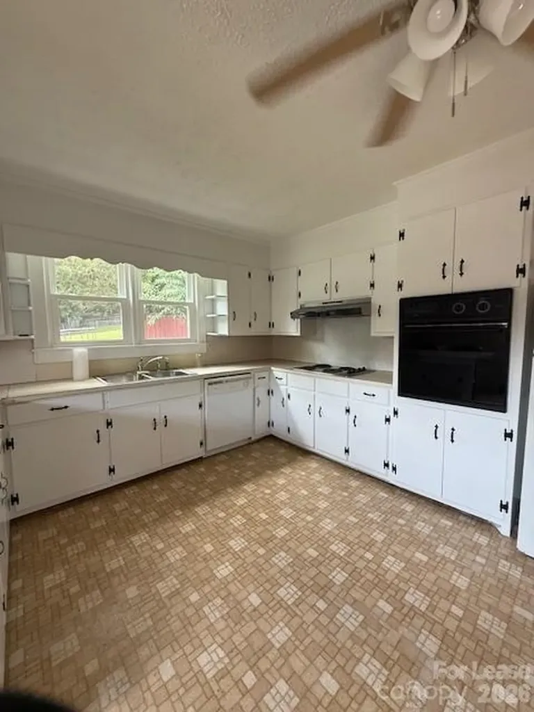 118 Olive Avenue Lenoir NC 28645