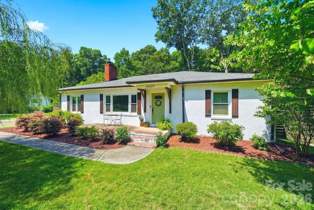 6409 Woodland Circle Charlotte NC 28216