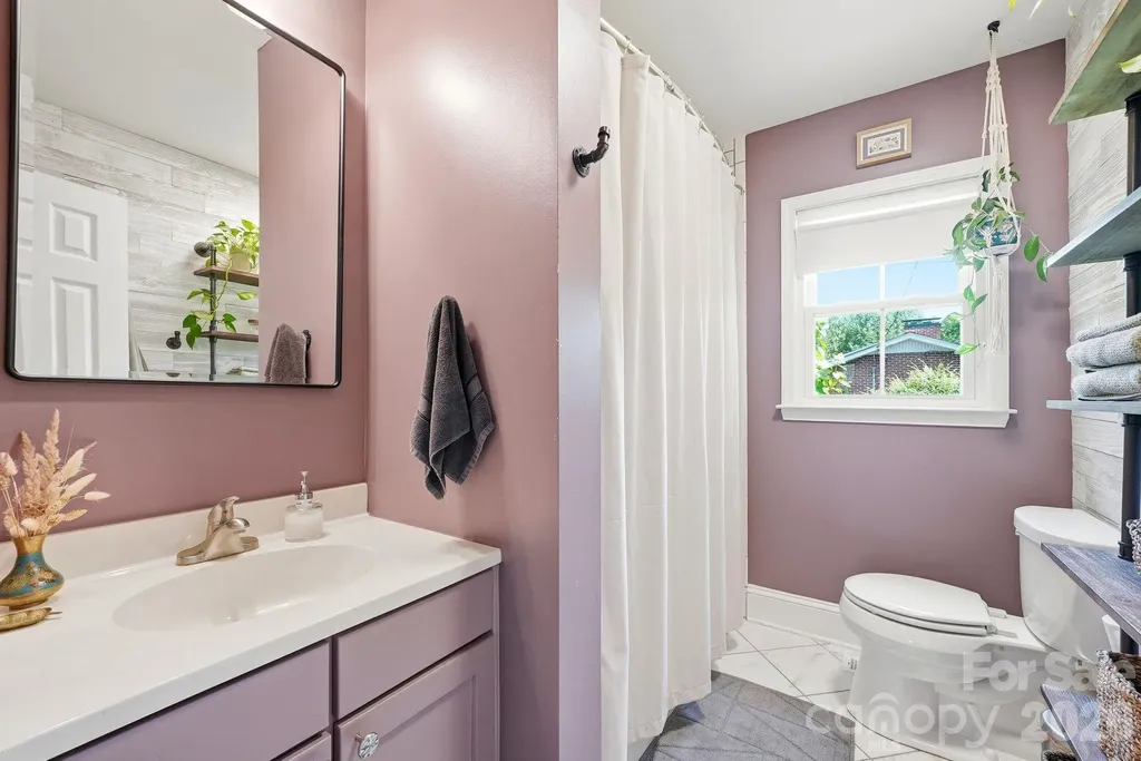 6409 Woodland Circle Charlotte NC 28216