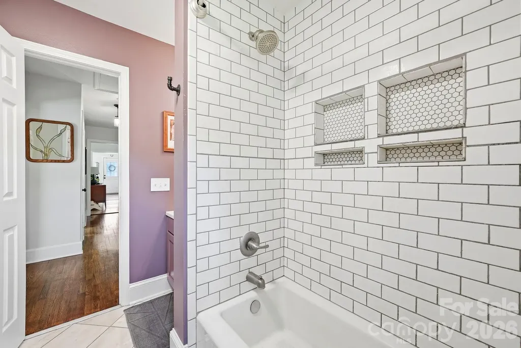6409 Woodland Circle Charlotte NC 28216