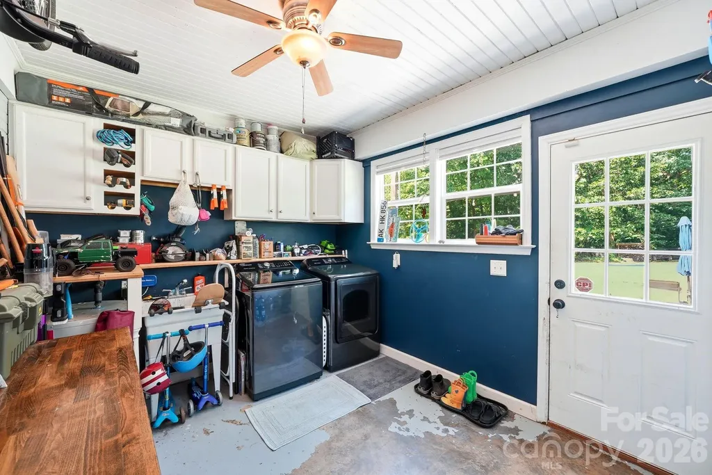 6409 Woodland Circle Charlotte NC 28216