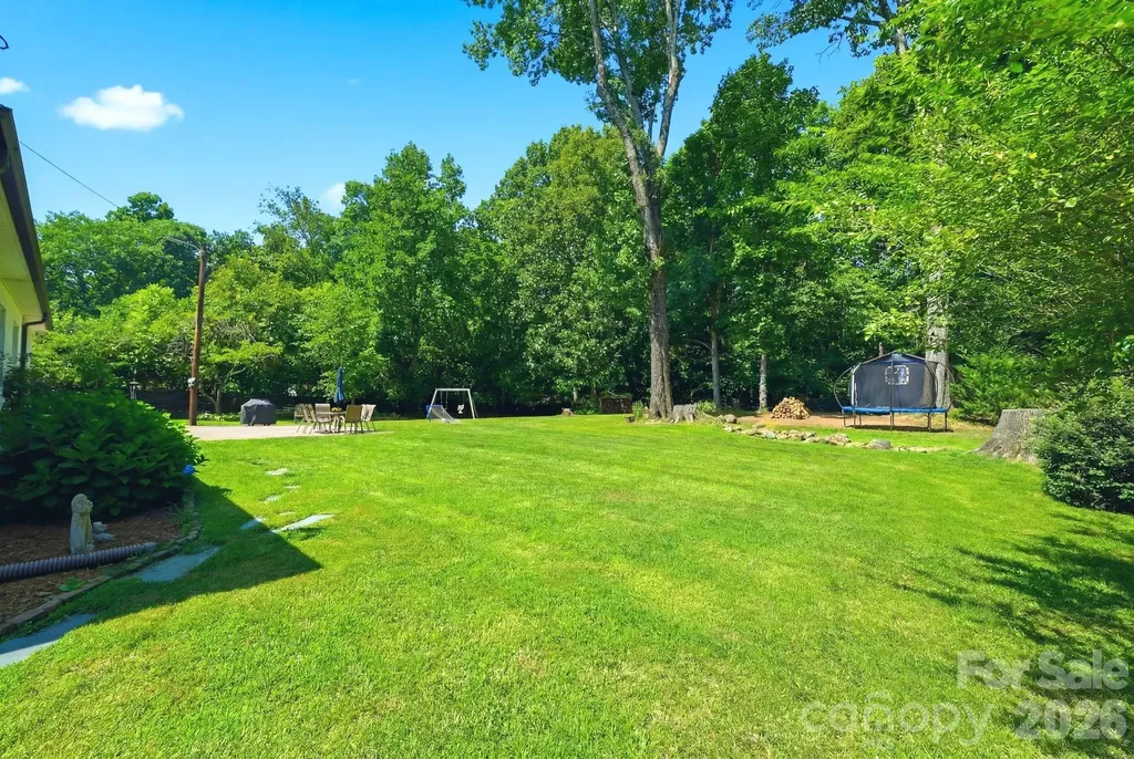 6409 Woodland Circle Charlotte NC 28216