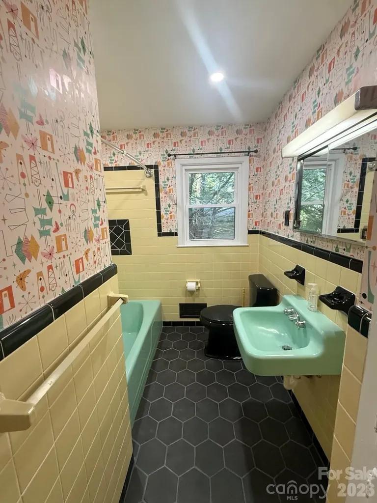 612 Brown Avenue Albemarle NC 28001