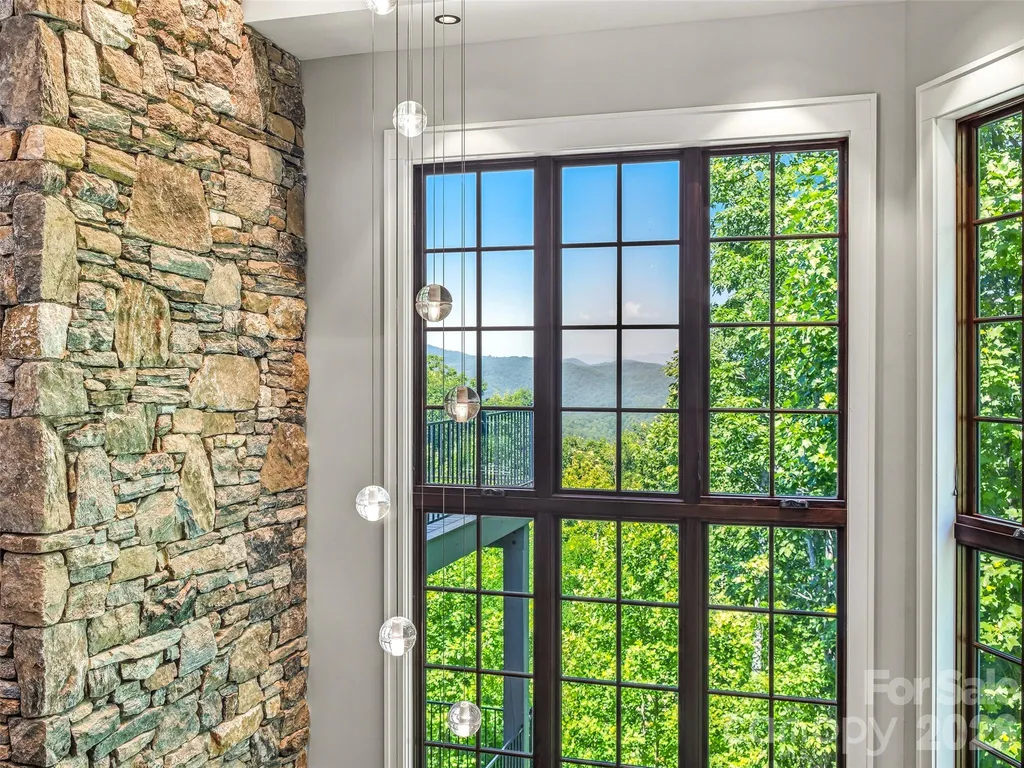 504 Hagen Drive Hendersonville NC 28739