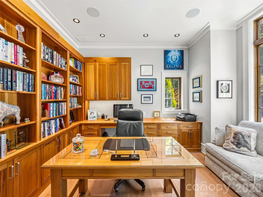 504 Hagen Drive Hendersonville NC 28739