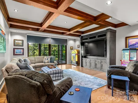 504 Hagen Drive Hendersonville NC 28739