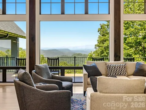 504 Hagen Drive Hendersonville NC 28739