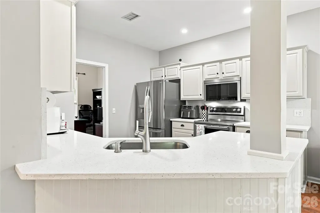 8600 Fieldcroft Drive Charlotte NC 28277