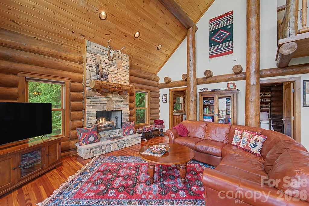 92 Falcons Peak Lane Whittier NC 28789