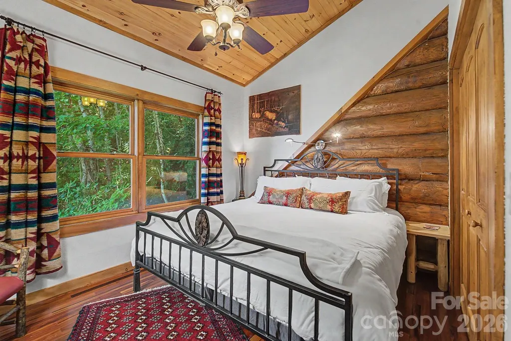 92 Falcons Peak Lane Whittier NC 28789