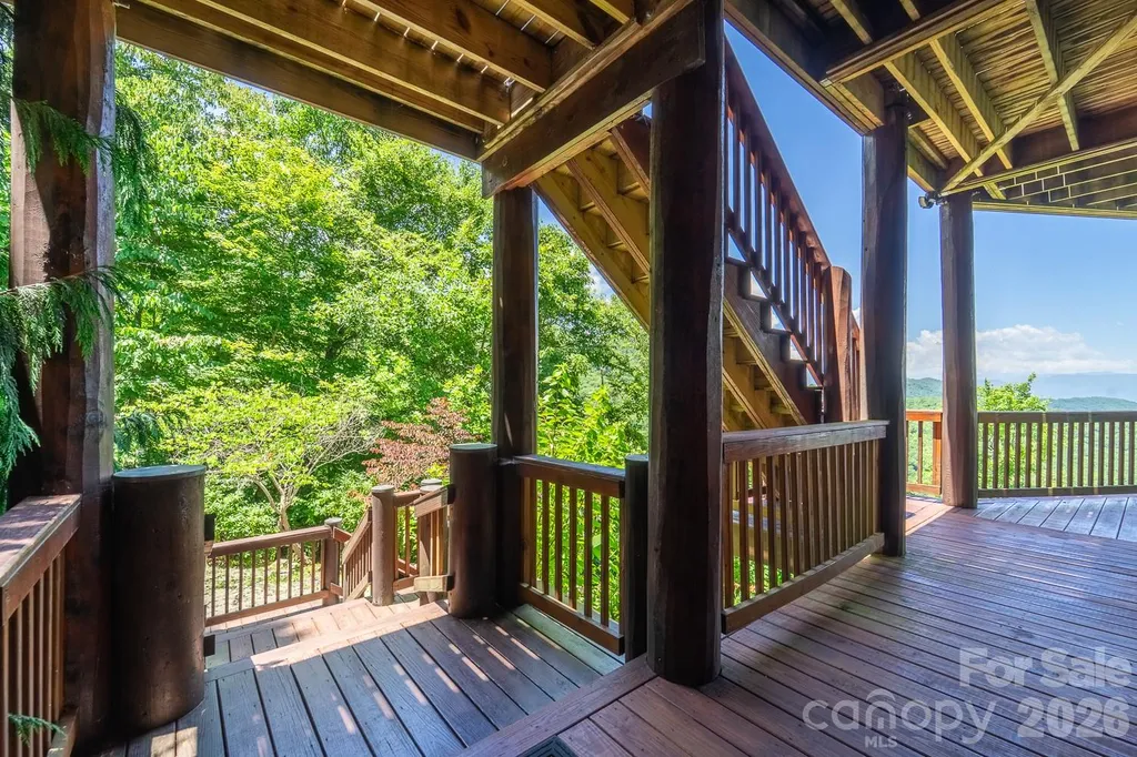 92 Falcons Peak Lane Whittier NC 28789