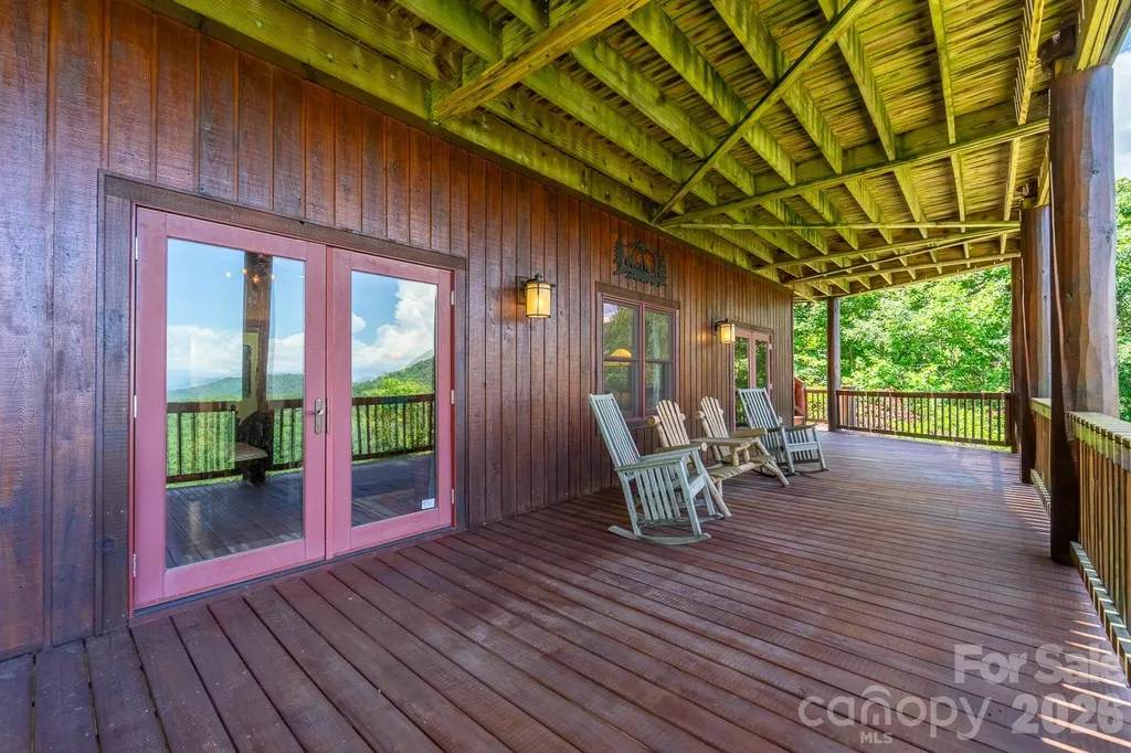 92 Falcons Peak Lane Whittier NC 28789