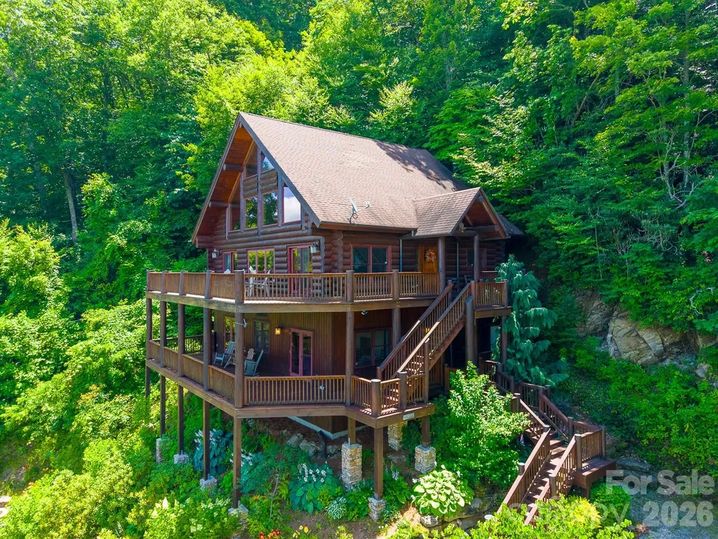 92 Falcons Peak Lane Whittier NC 28789
