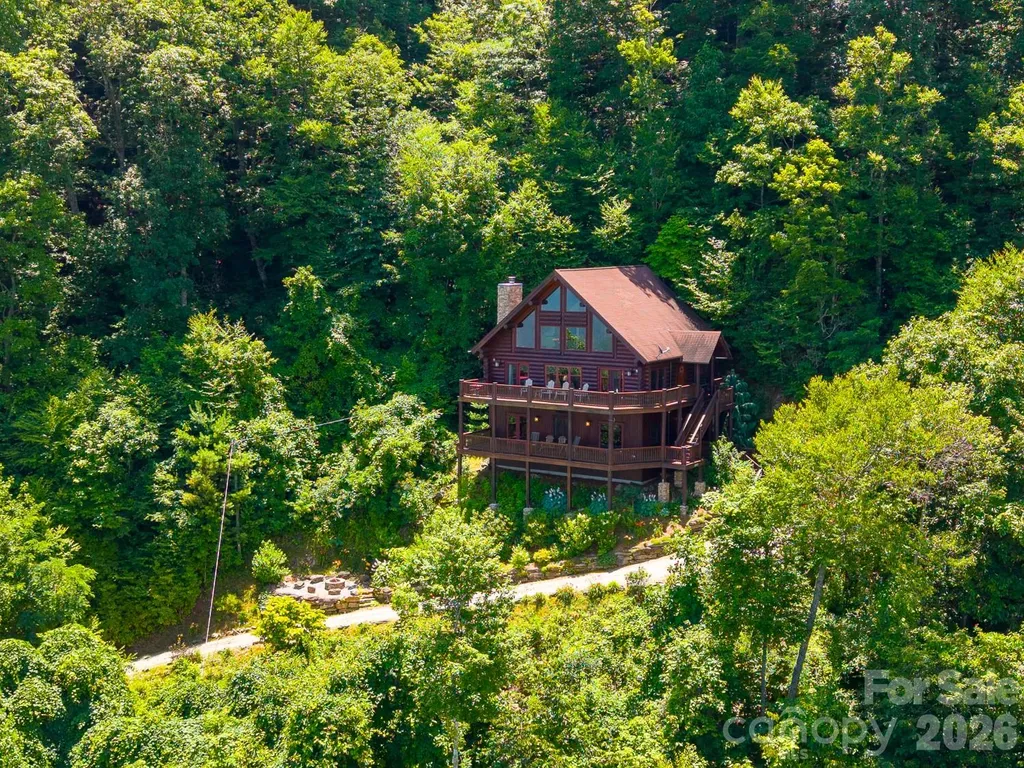 92 Falcons Peak Lane Whittier NC 28789