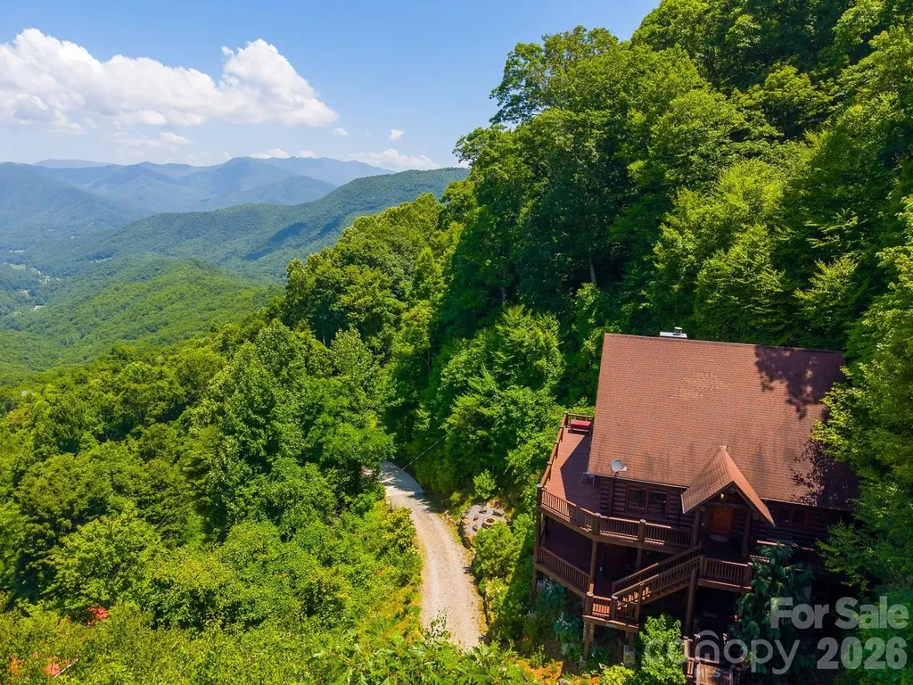 92 Falcons Peak Lane Whittier NC 28789