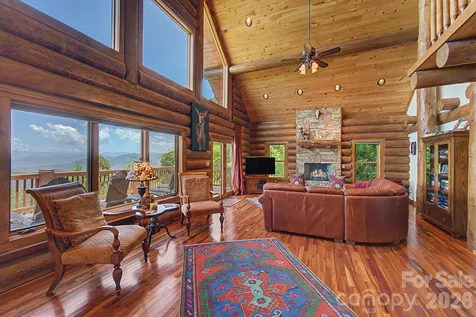 92 Falcons Peak Lane Whittier NC 28789