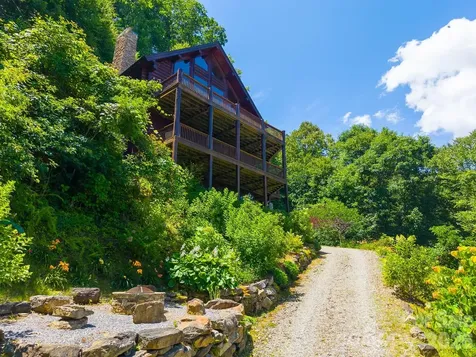 92 Falcons Peak Lane Whittier NC 28789