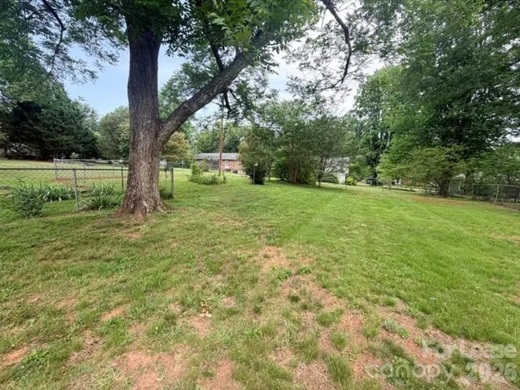 307 19th Avenue NE Hickory NC 28601