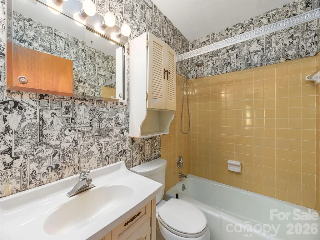 25 Laurel Park Drive Arden NC 28704