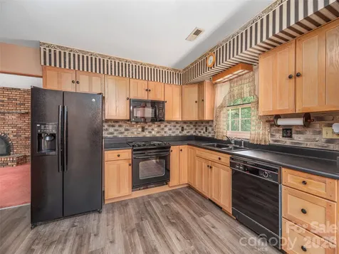 25 Laurel Park Drive Arden NC 28704