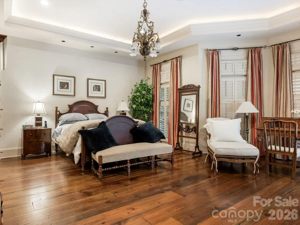 4523 Fox Brook Lane Charlotte NC 28211