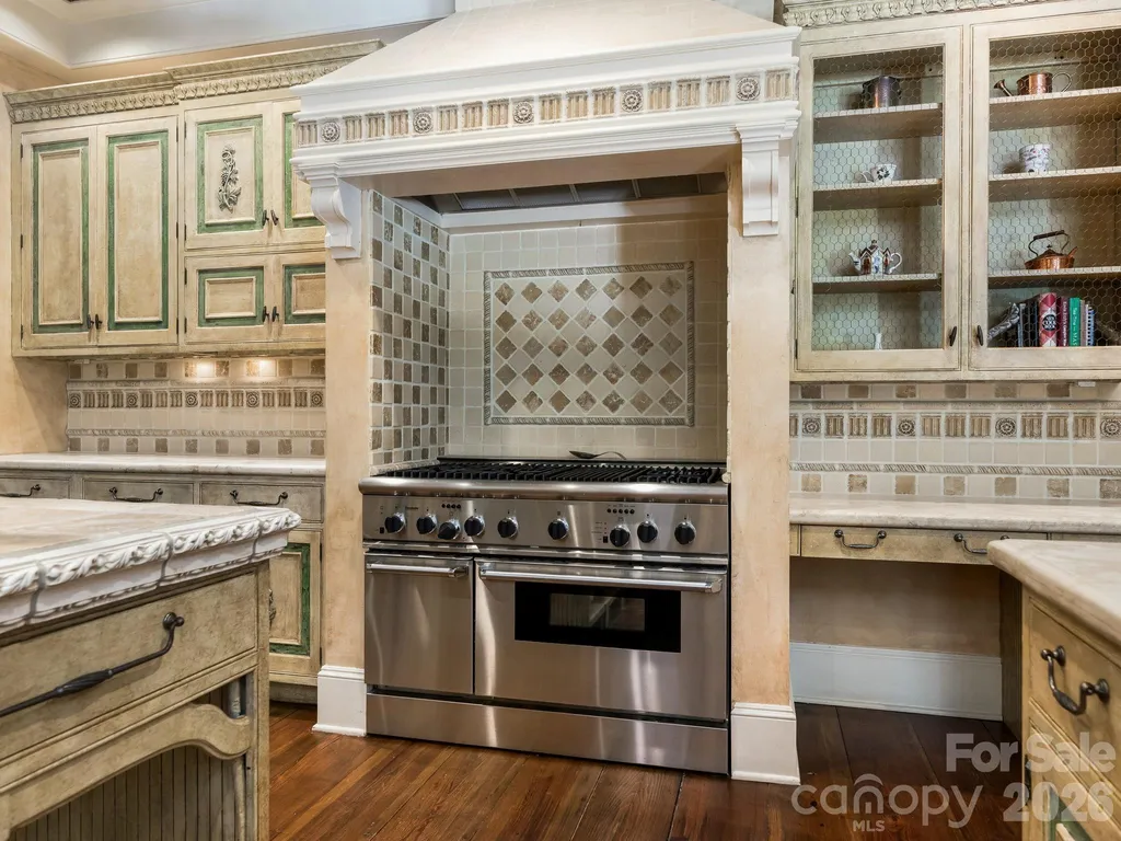4523 Fox Brook Lane Charlotte NC 28211