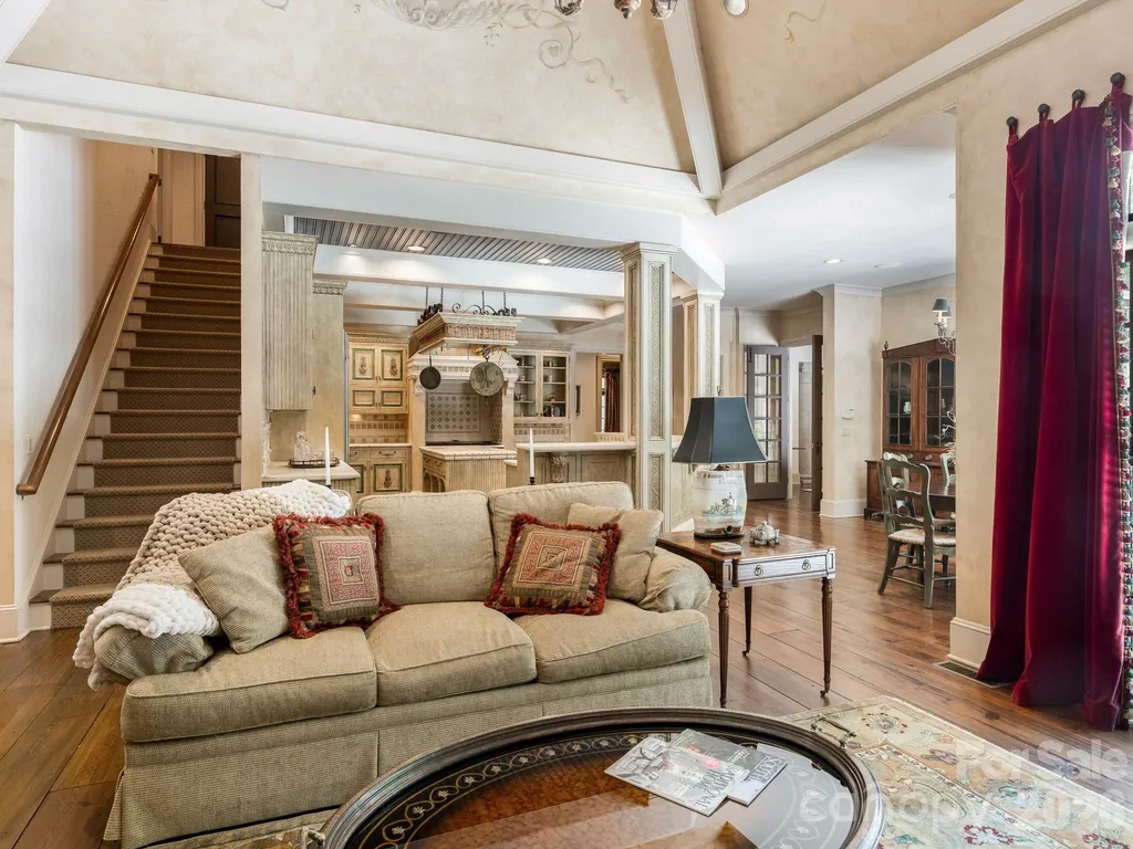 4523 Fox Brook Lane Charlotte NC 28211