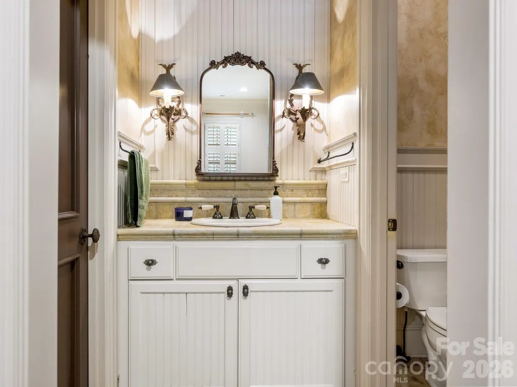 4523 Fox Brook Lane Charlotte NC 28211