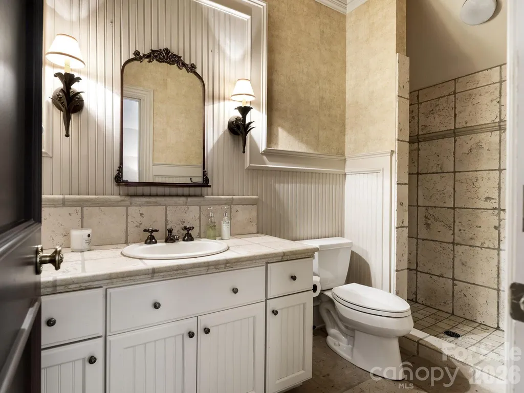 4523 Fox Brook Lane Charlotte NC 28211