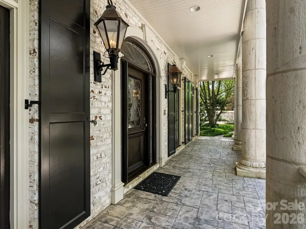 4523 Fox Brook Lane Charlotte NC 28211