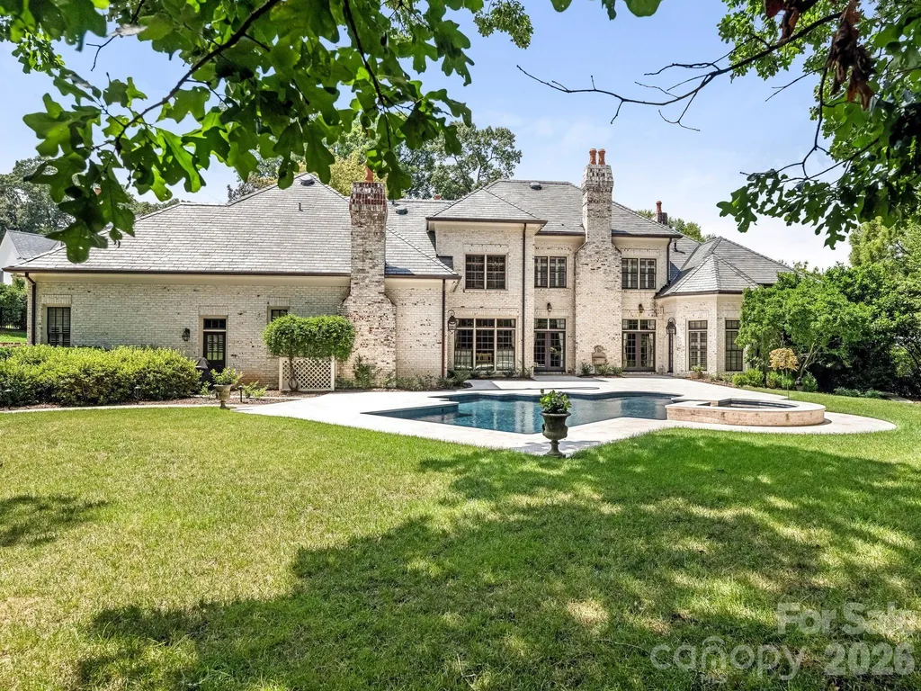 4523 Fox Brook Lane Charlotte NC 28211