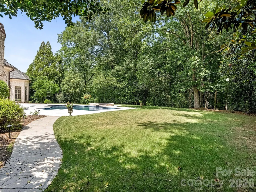 4523 Fox Brook Lane Charlotte NC 28211