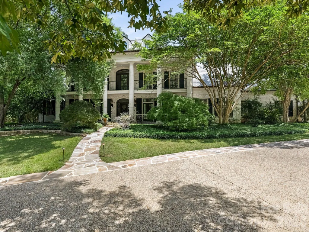 4523 Fox Brook Lane Charlotte NC 28211