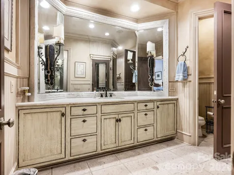 4523 Fox Brook Lane Charlotte NC 28211