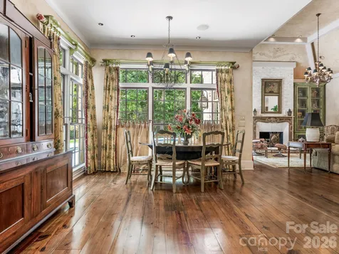 4523 Fox Brook Lane Charlotte NC 28211