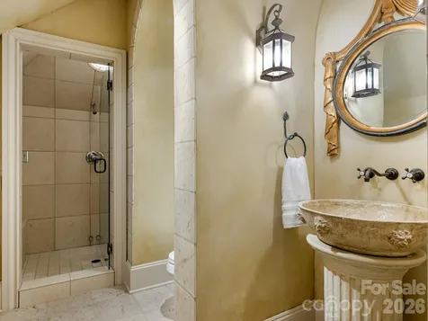 4523 Fox Brook Lane Charlotte NC 28211