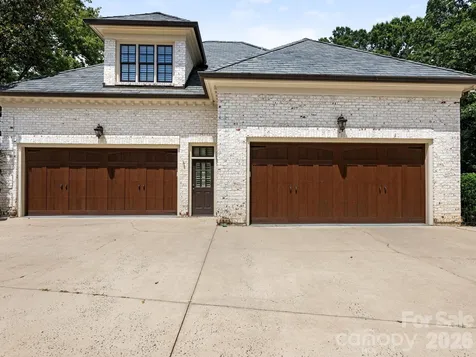 4523 Fox Brook Lane Charlotte NC 28211