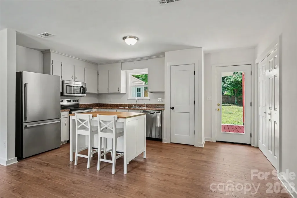 5301 Great Wagon Road Charlotte NC 28215