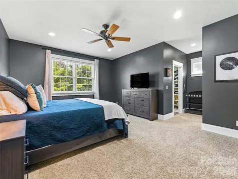 8 Old Farm House Road Weaverville NC 28787