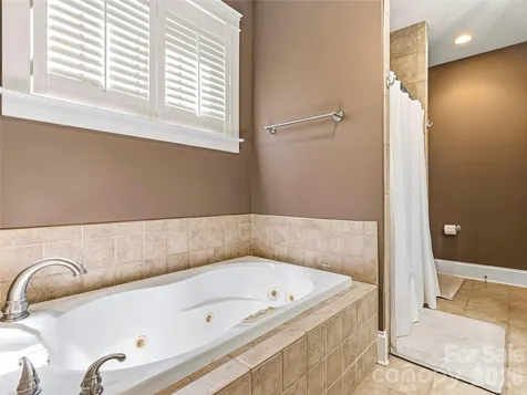 8 Old Farm House Road Weaverville NC 28787