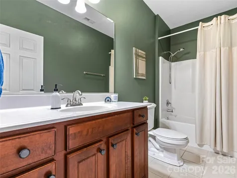 8 Old Farm House Road Weaverville NC 28787