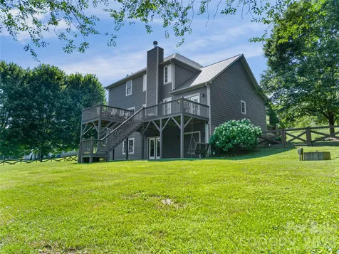 8 Old Farm House Road Weaverville NC 28787