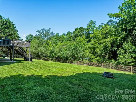 8 Old Farm House Road Weaverville NC 28787
