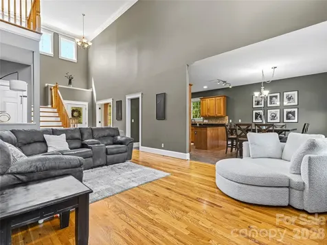 8 Old Farm House Road Weaverville NC 28787