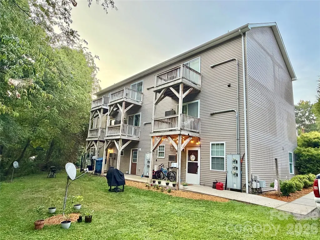 448 6th Street NW Taylorsville NC 28681