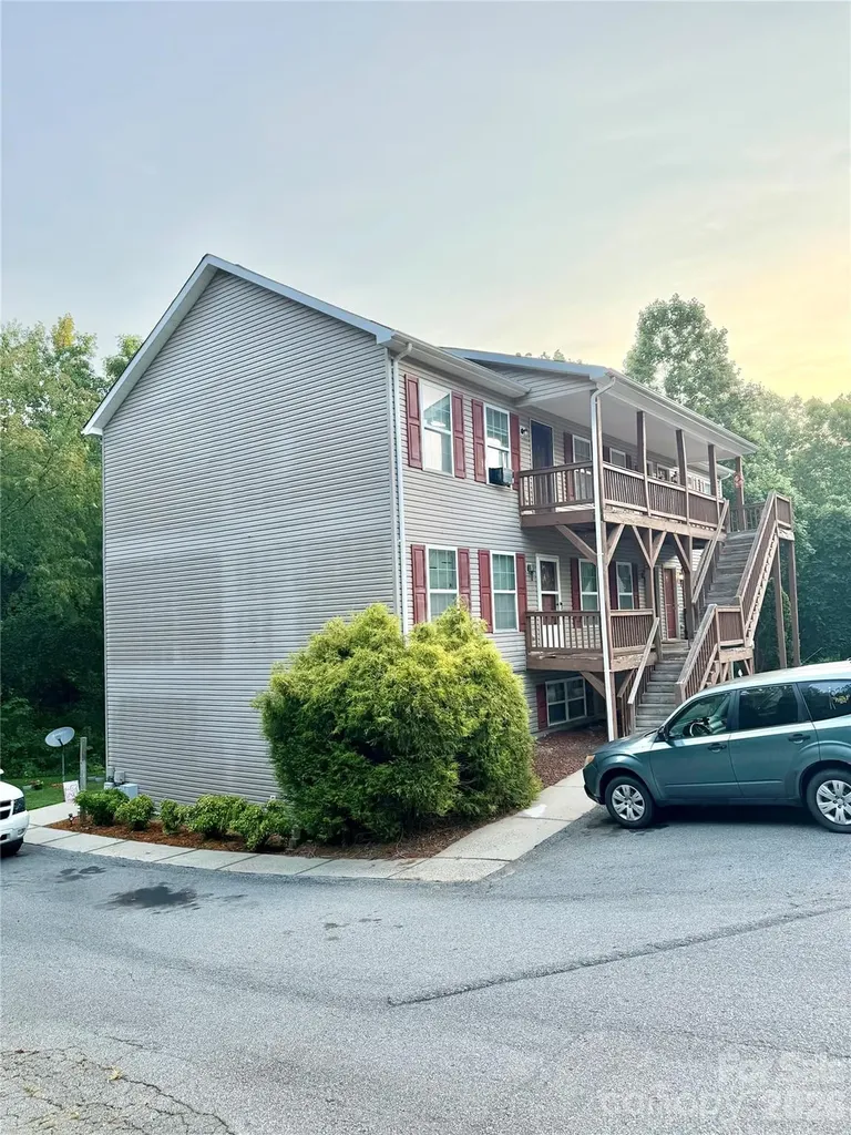 448 6th Street NW Taylorsville NC 28681