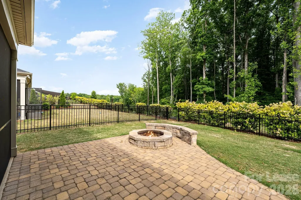 8528 Pennegrove Circle Charlotte NC 28214