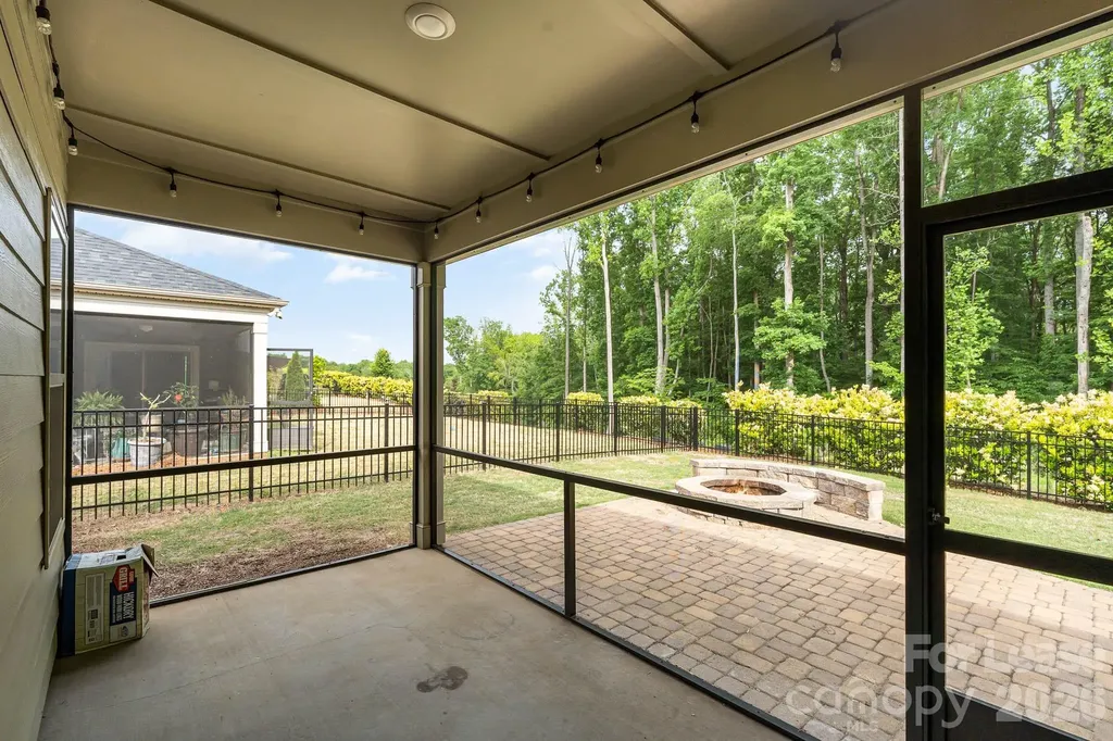 8528 Pennegrove Circle Charlotte NC 28214
