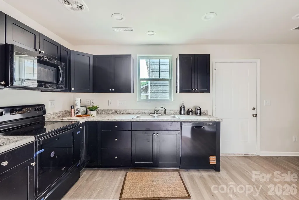 1614 Ct Brooks Circle Charlotte NC 28212